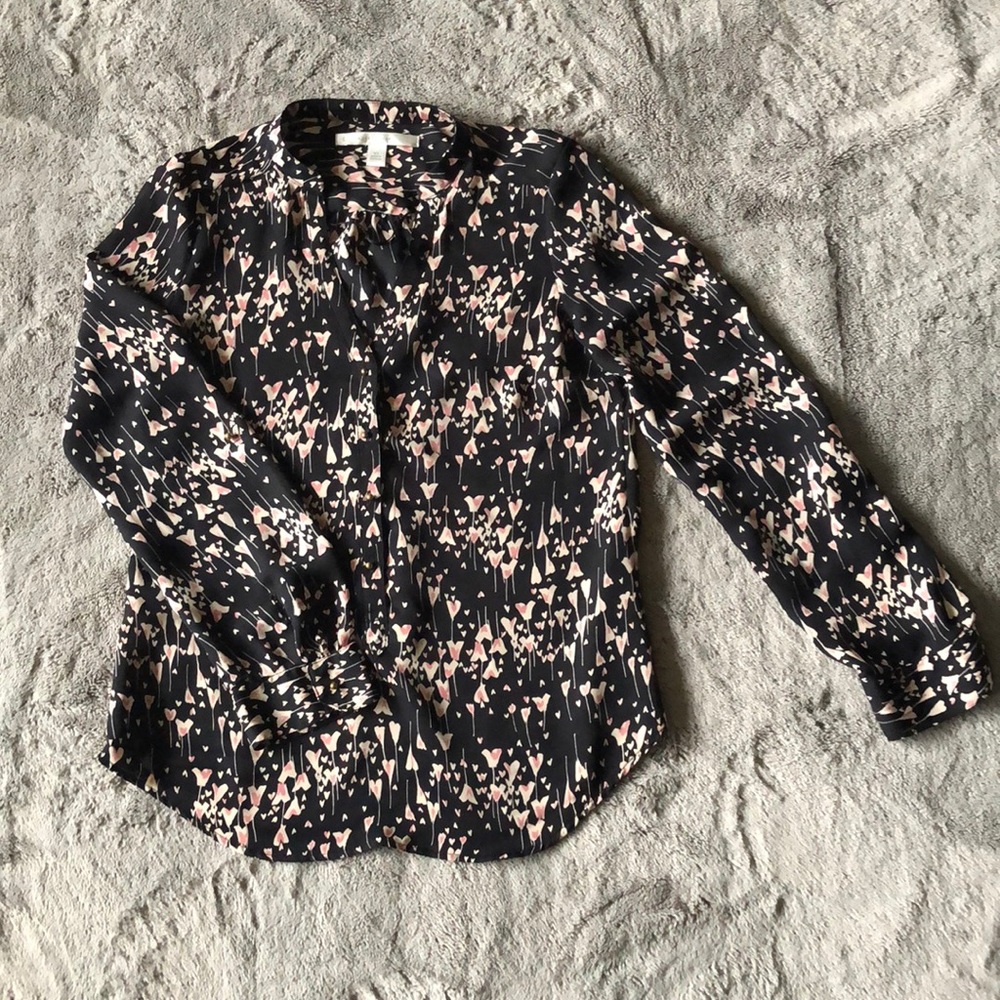 Lauren Conrad Black blouse with pink hearts💕